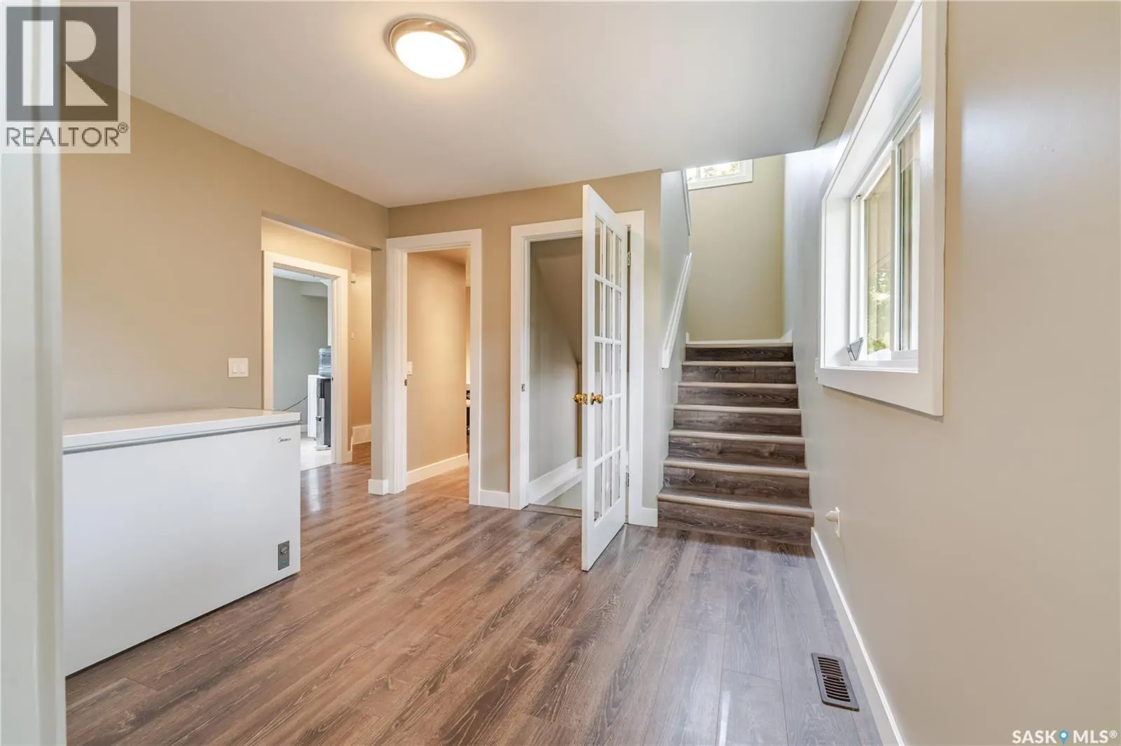 414 Main STREET S