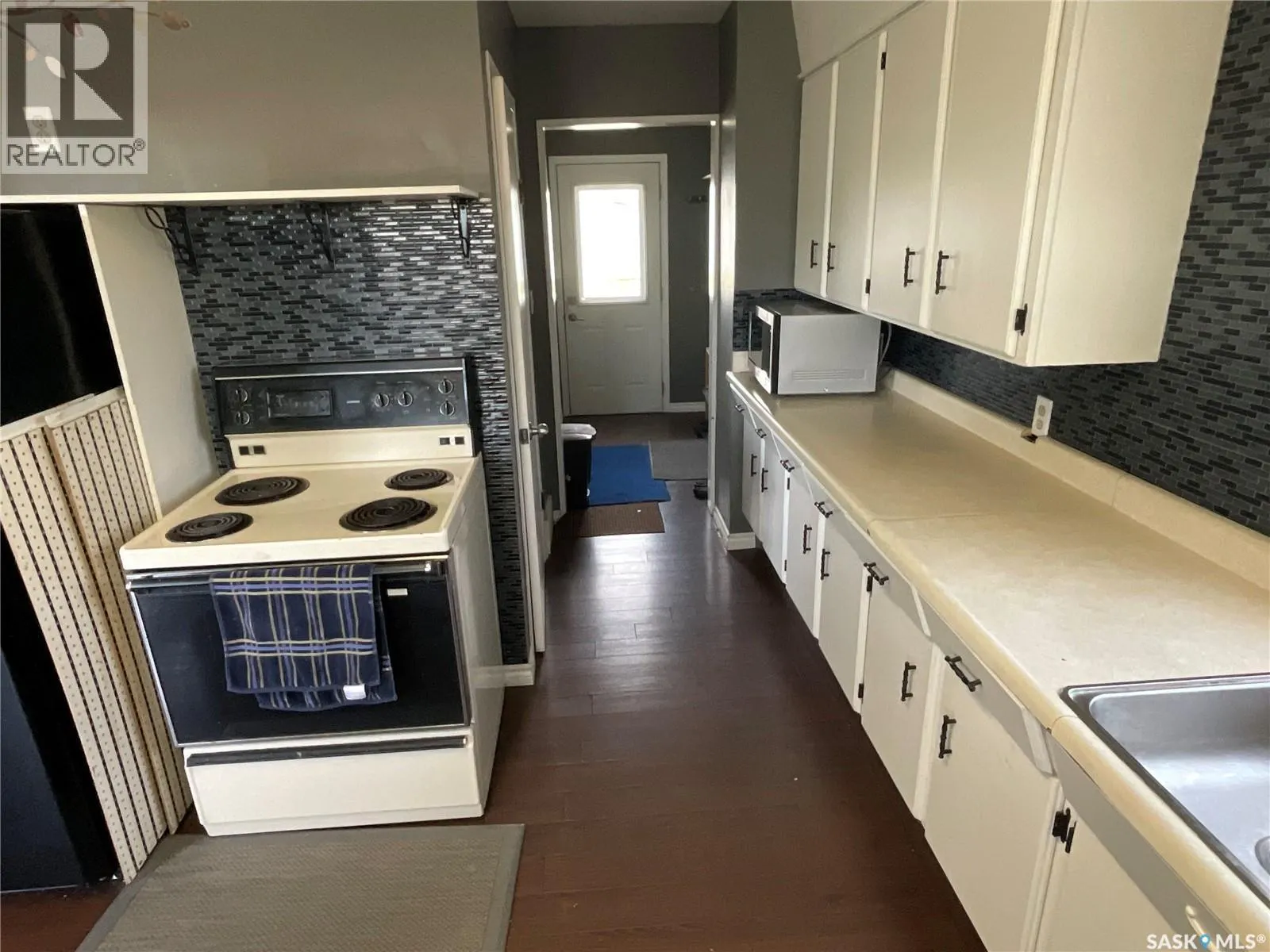217 3rd STREET N