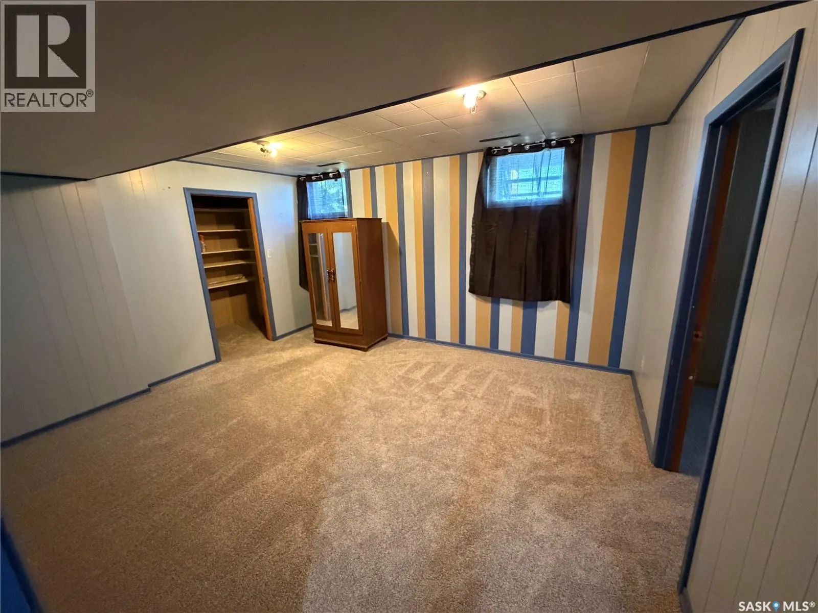 217 3rd STREET N