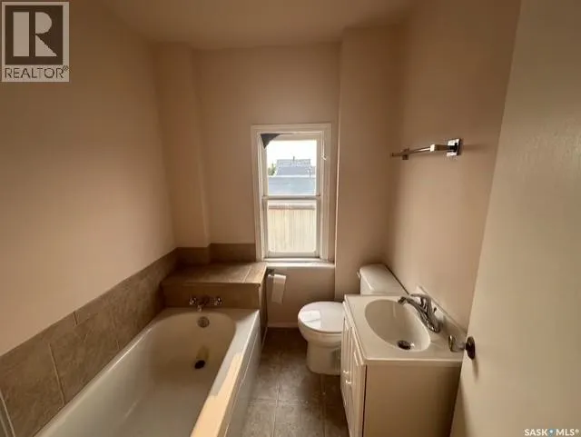310 High STREET W