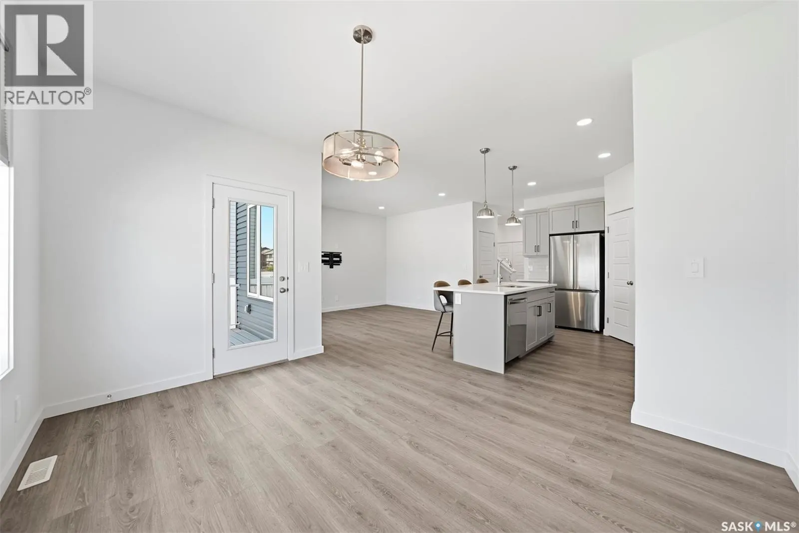 377 Germain MANOR