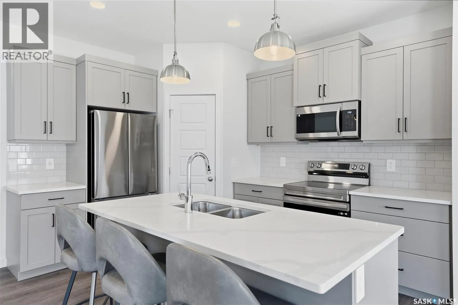 377 Germain MANOR