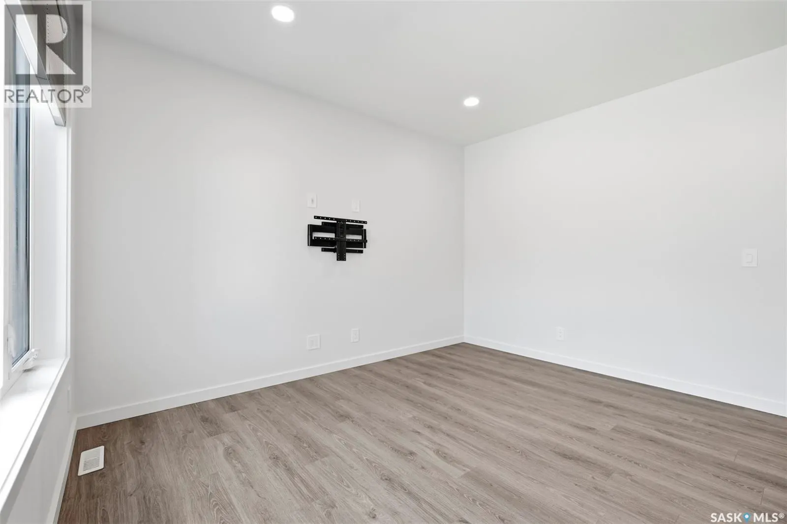 377 Germain MANOR