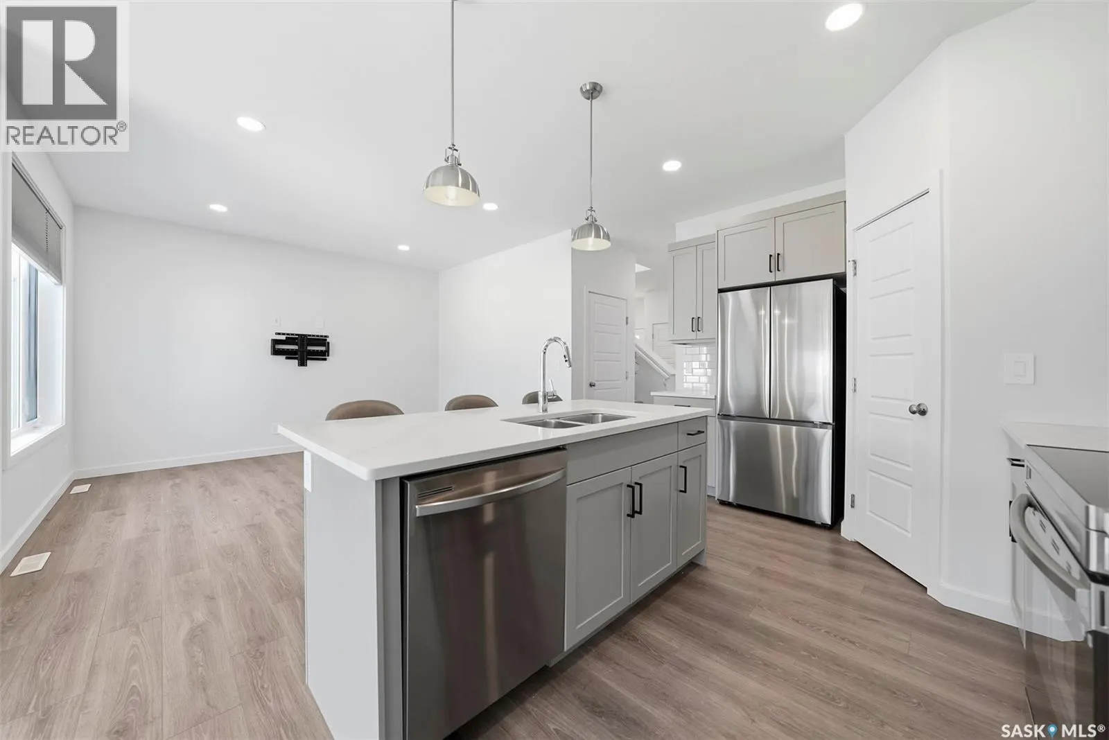 377 Germain MANOR