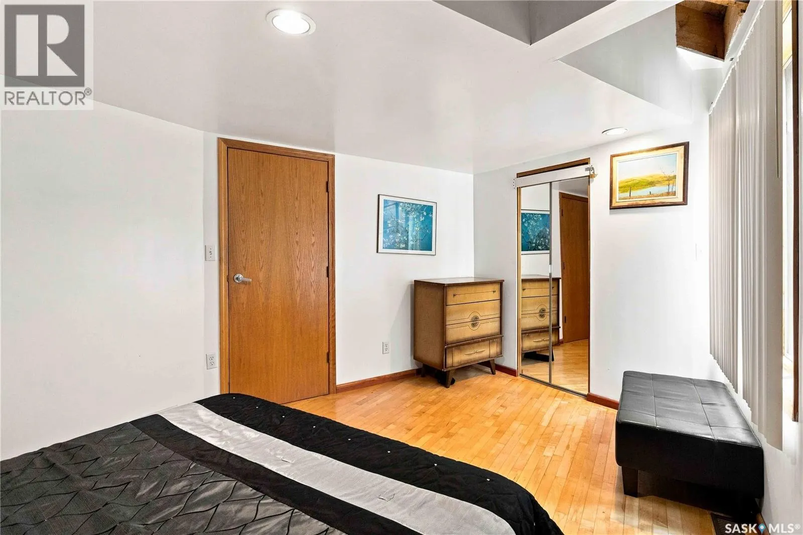 3409 East Nickorick Beach