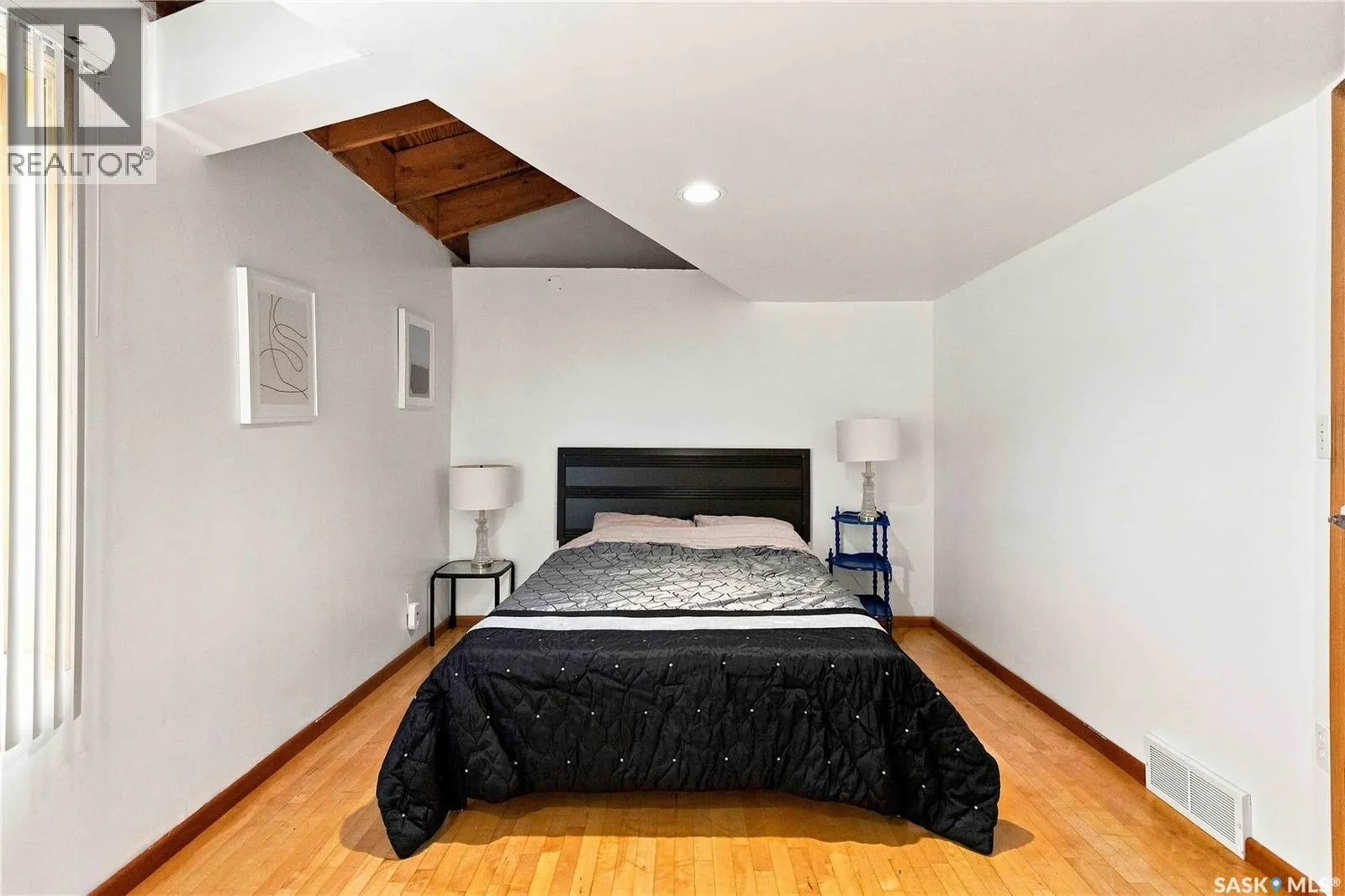 3409 East Nickorick Beach