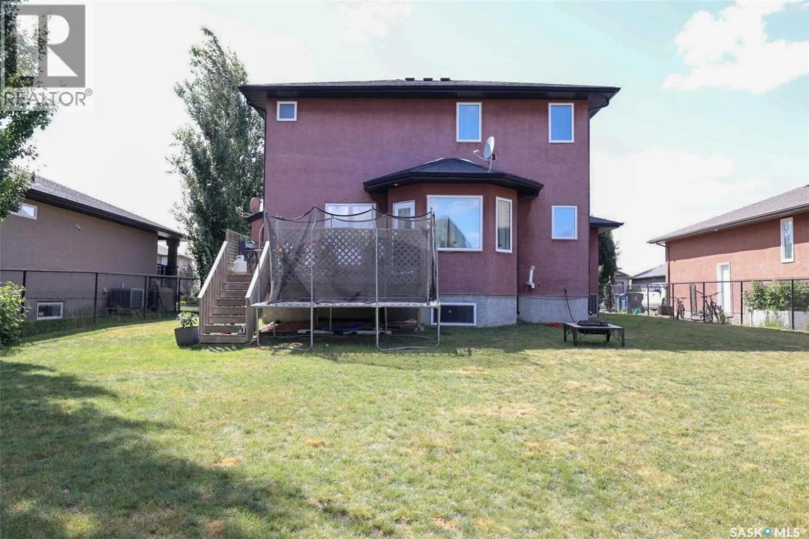 71 Fairway CRESCENT