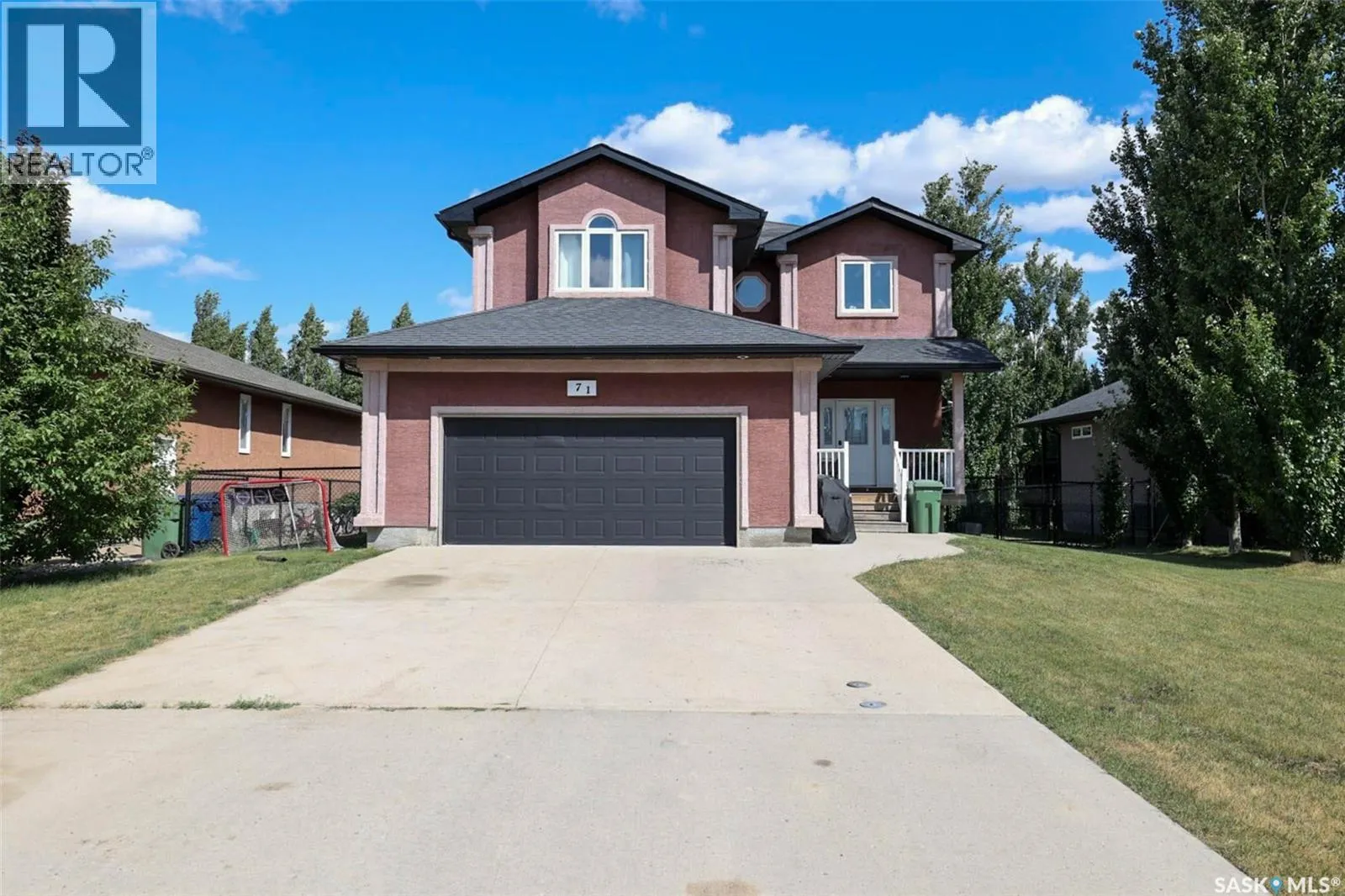 71 Fairway CRESCENT