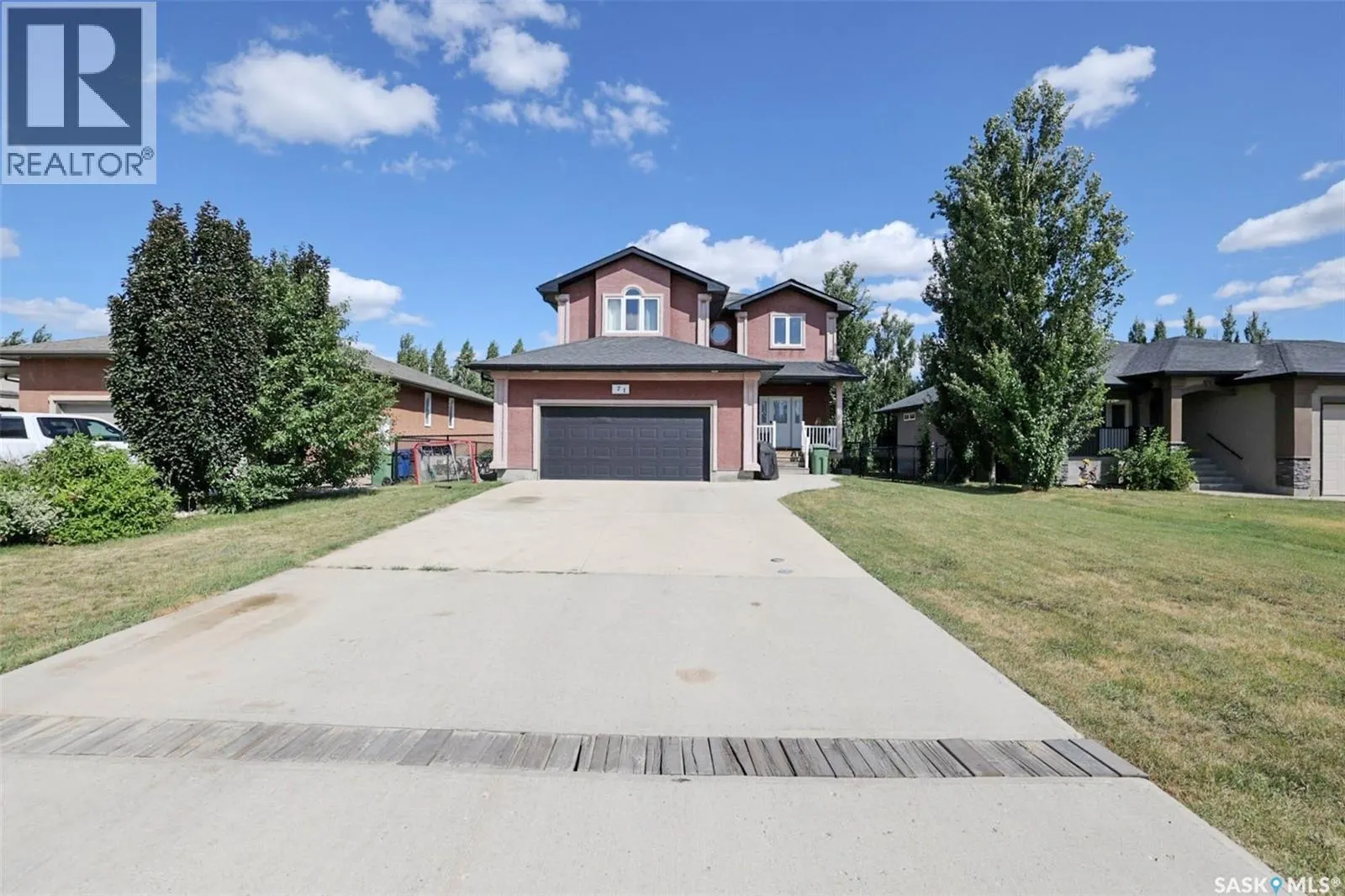 71 Fairway CRESCENT