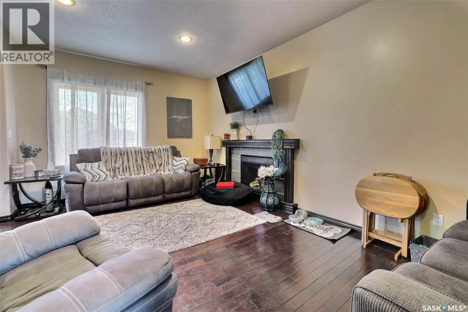 71 Fairway CRESCENT