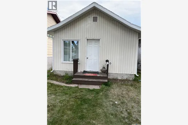 726 M AVENUE S