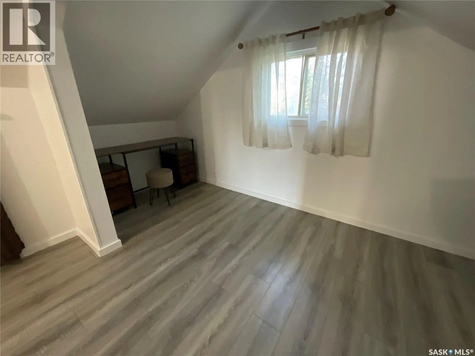 210 7th STREET S