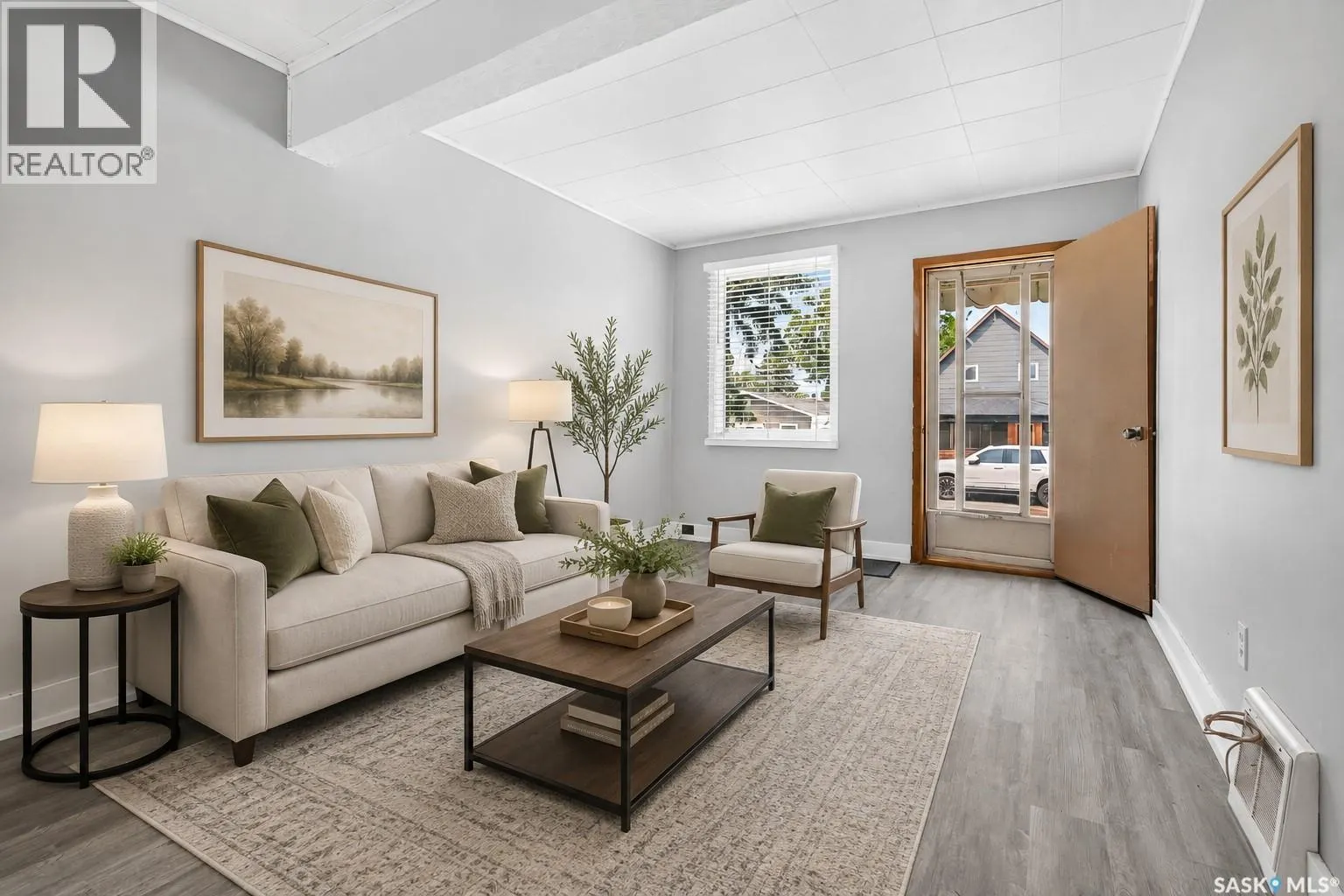 55 Iroquois STREET W