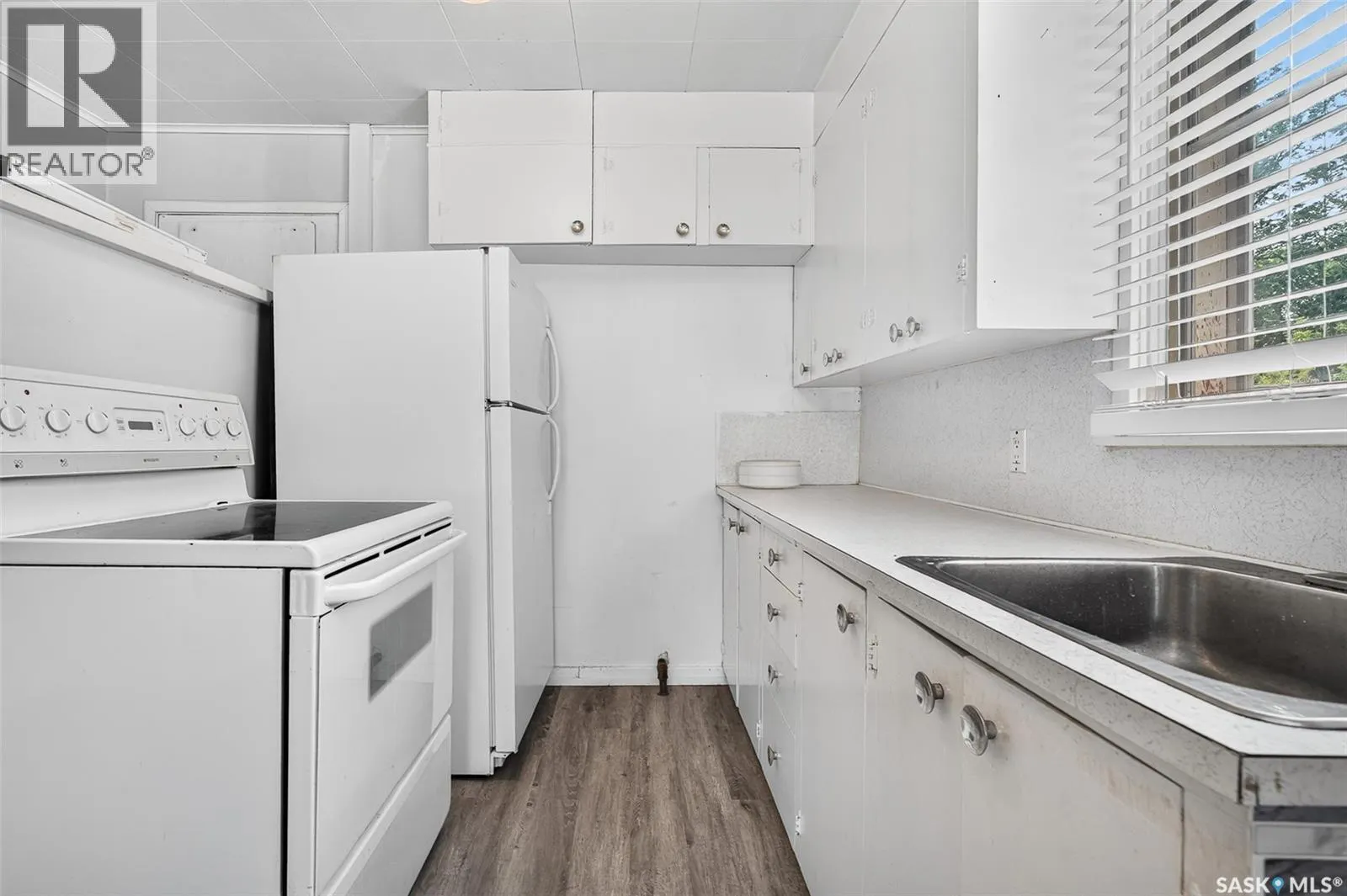 55 Iroquois STREET W