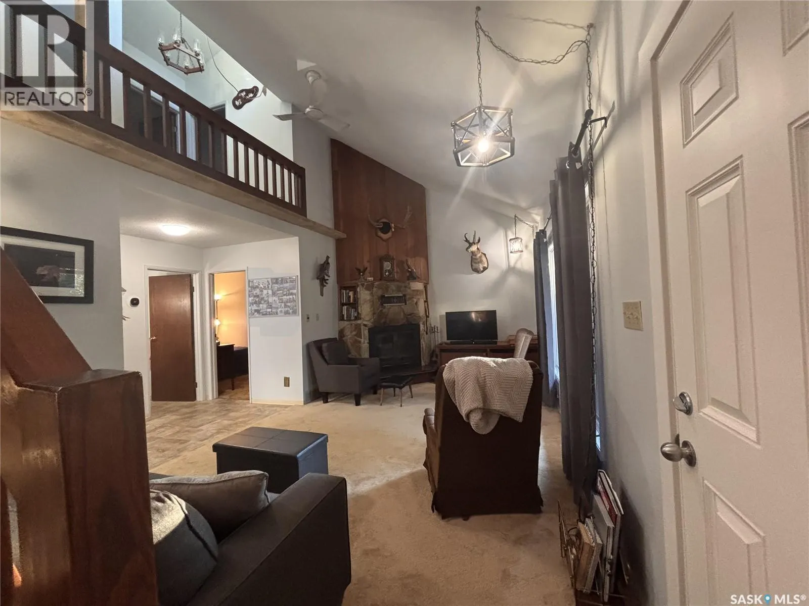 14 Lakeshore DRIVE