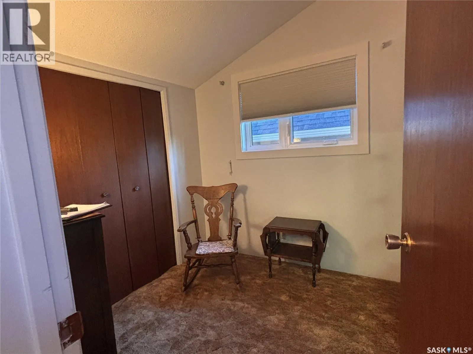 14 Lakeshore DRIVE