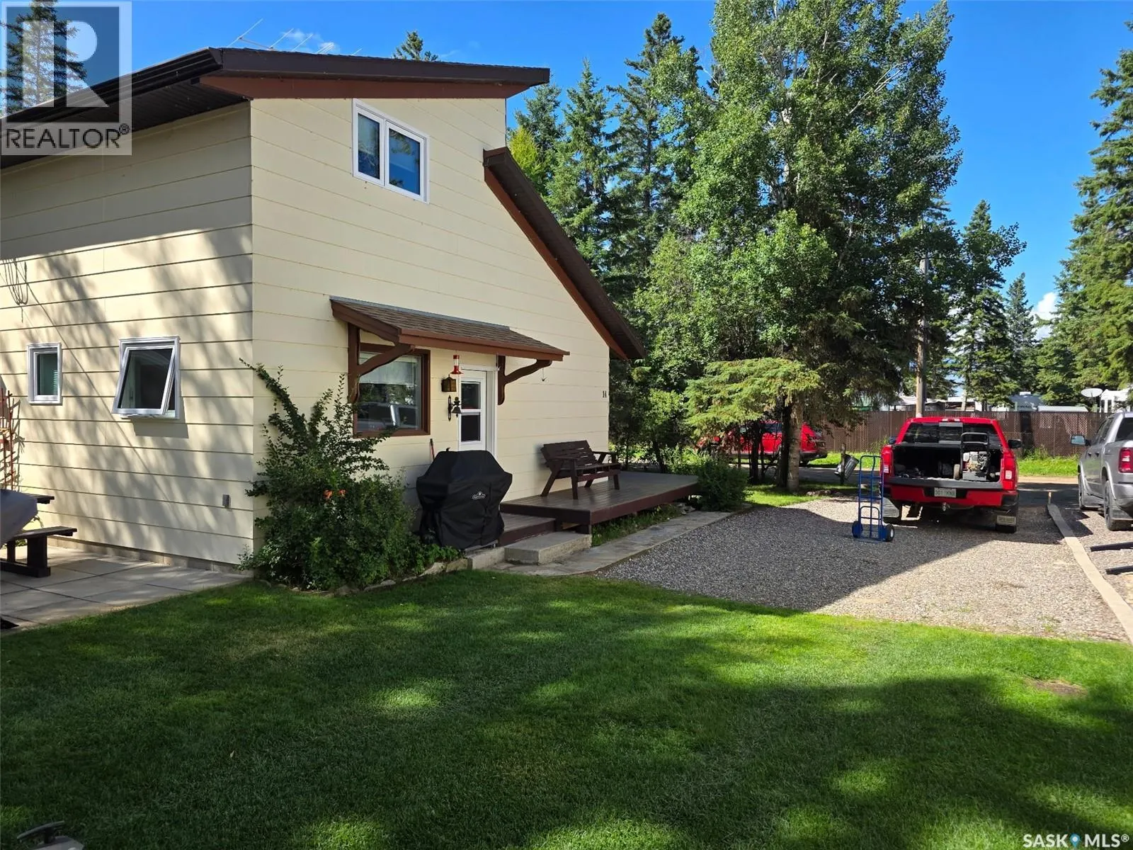 14 Lakeshore DRIVE