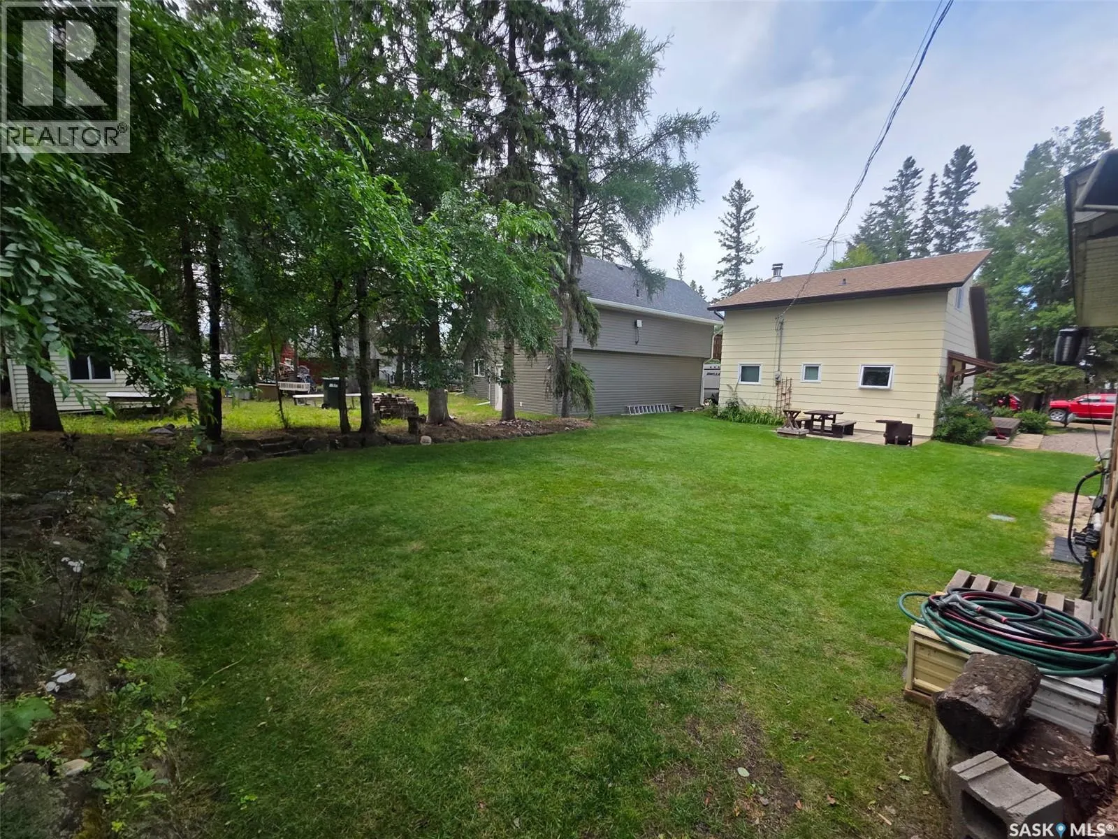 14 Lakeshore DRIVE