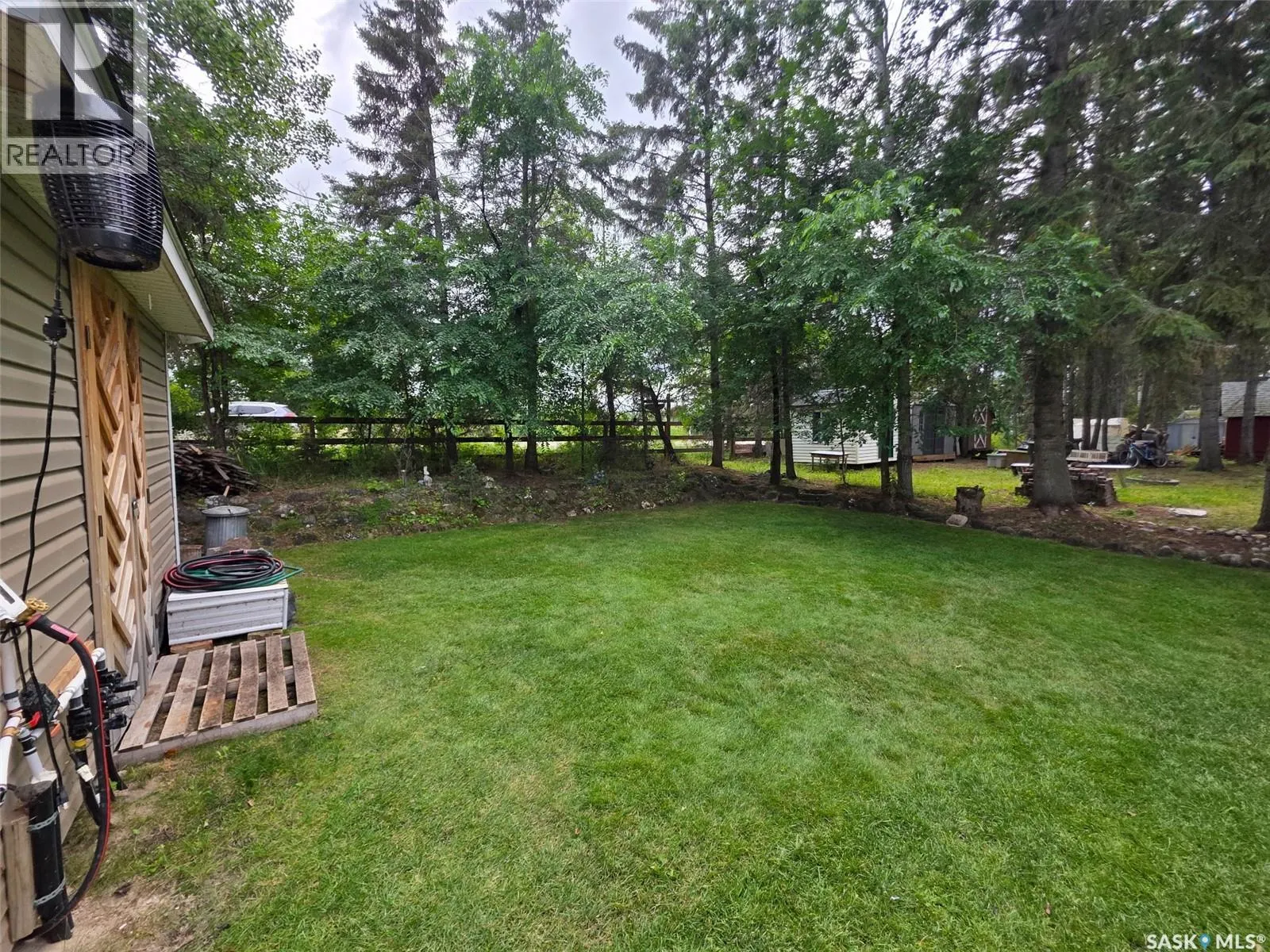 14 Lakeshore DRIVE