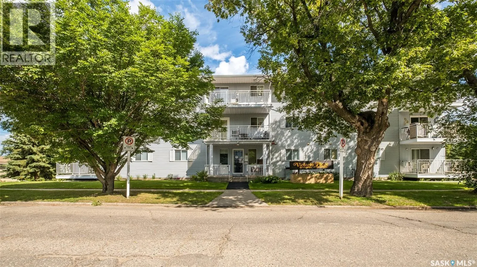 105 66 19th STREET W