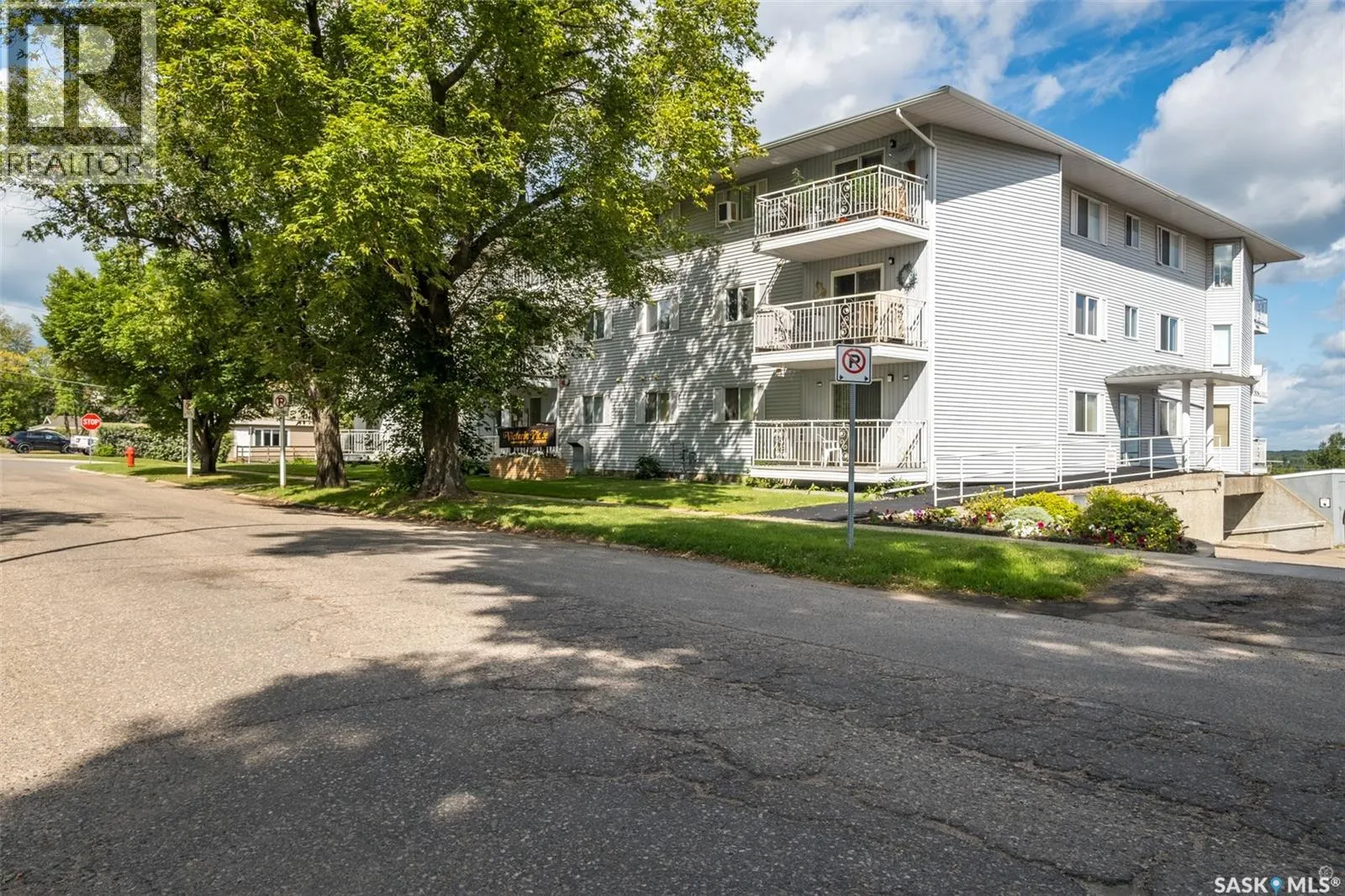 105 66 19th STREET W