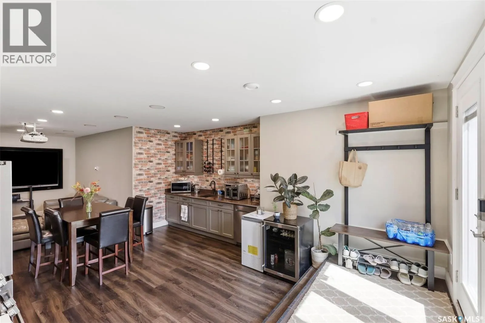 419 Salloum BAY