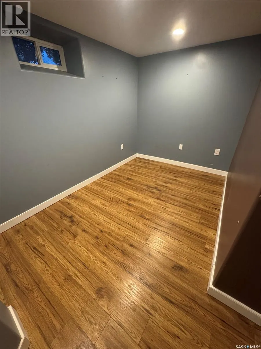 206 2nd STREET N