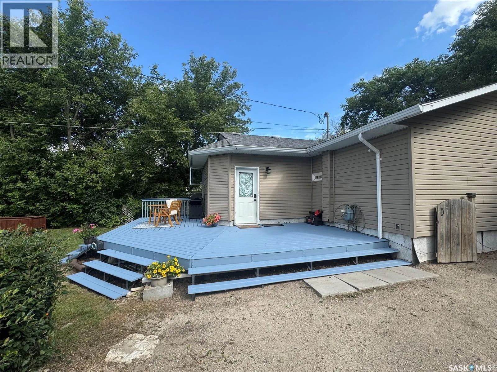 206 2nd STREET N