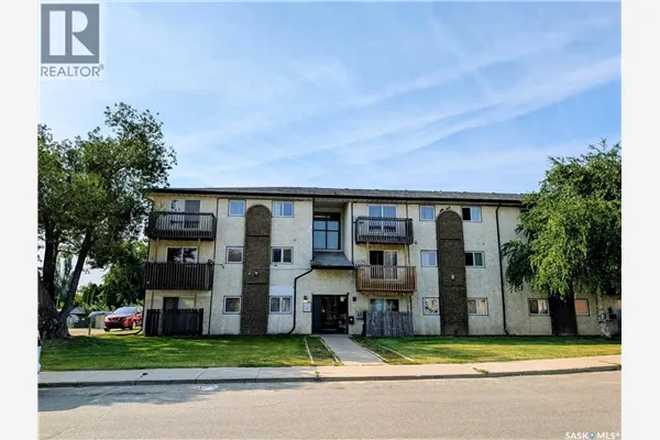25 2309 17th STREET W