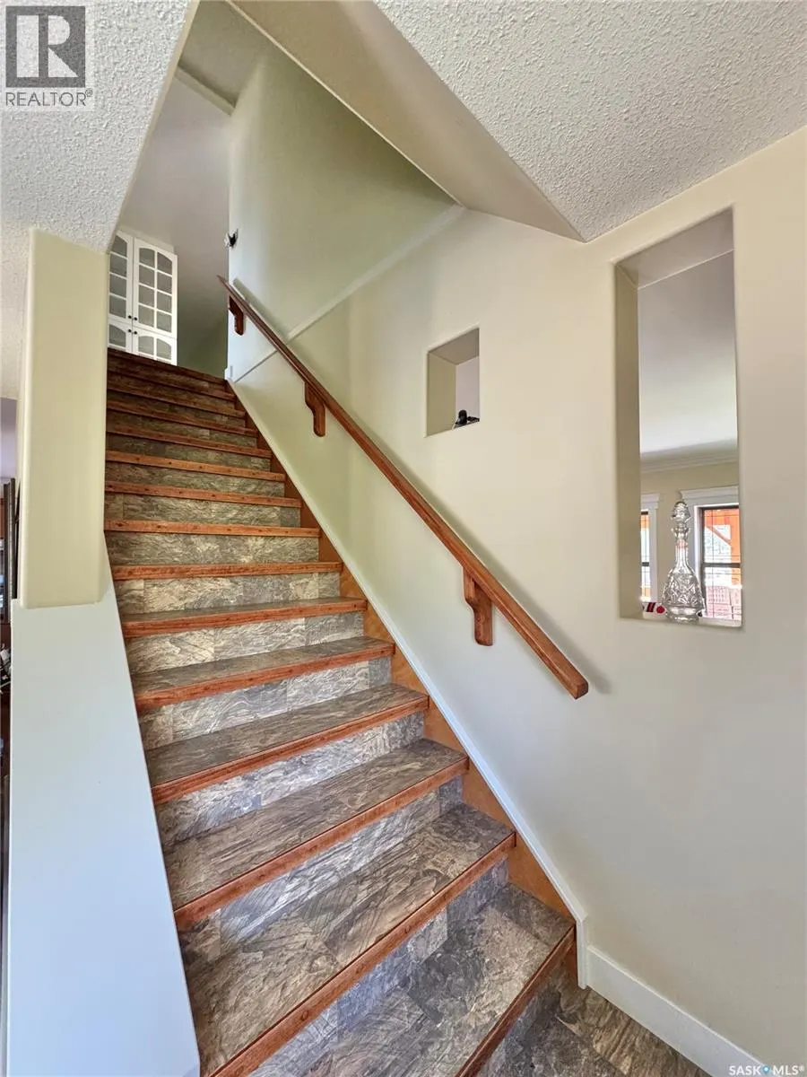 21 Fairway DRIVE