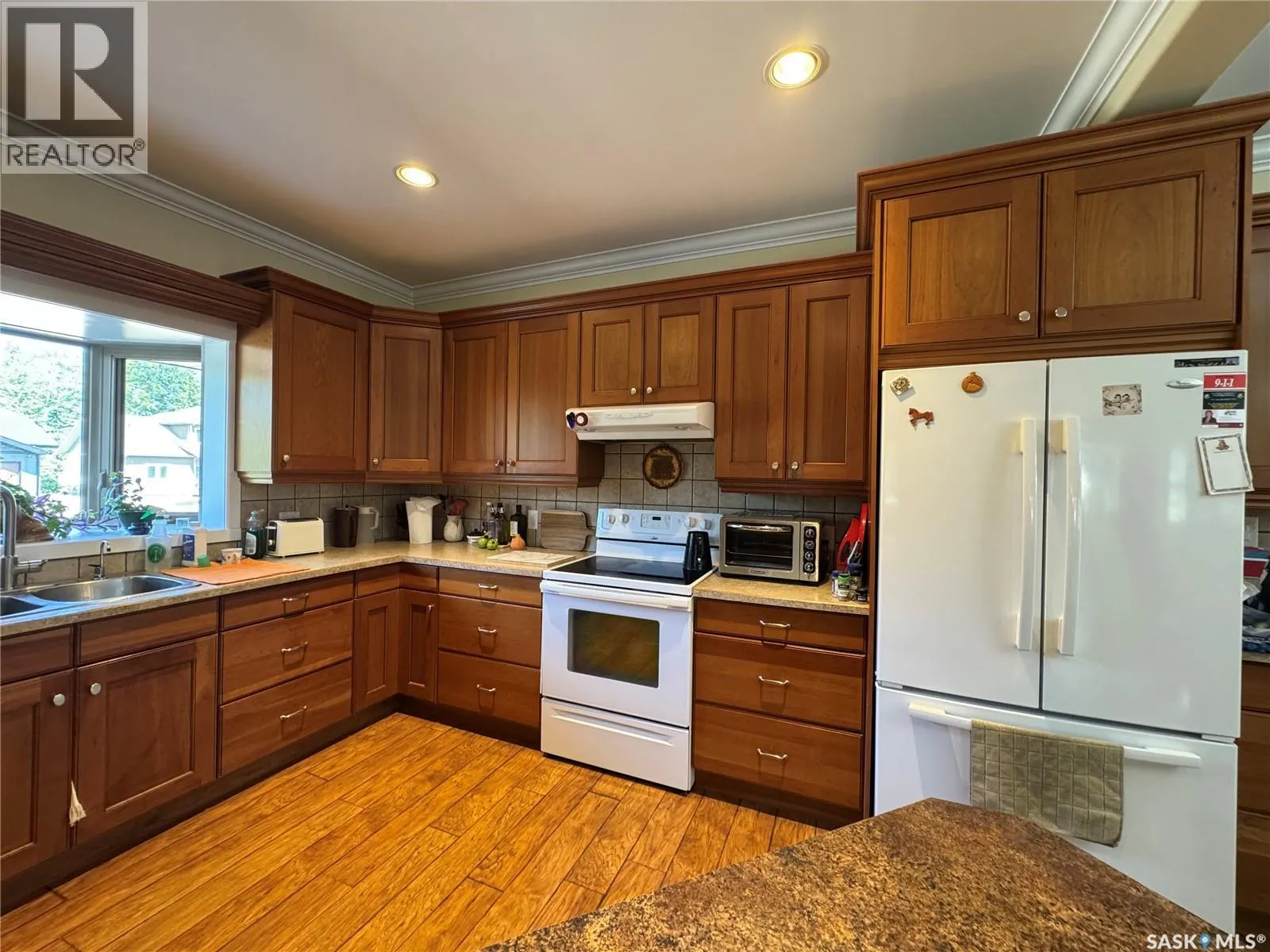 21 Fairway DRIVE