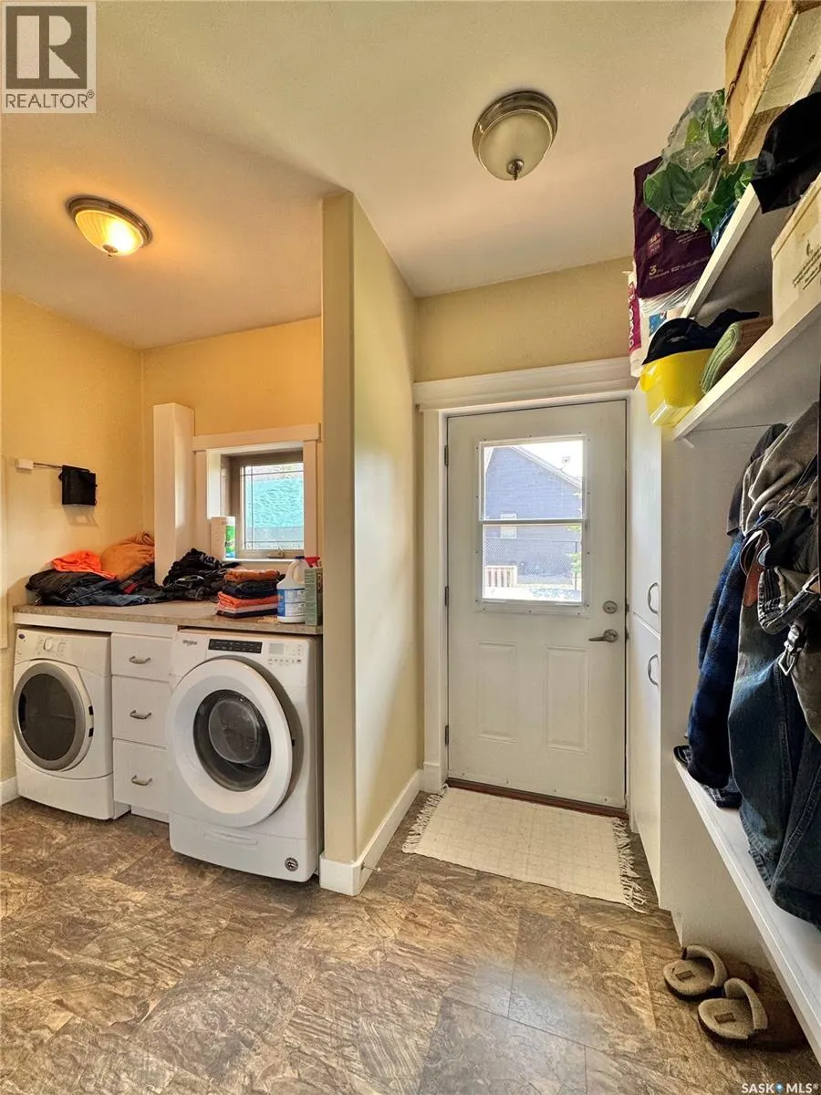 21 Fairway DRIVE