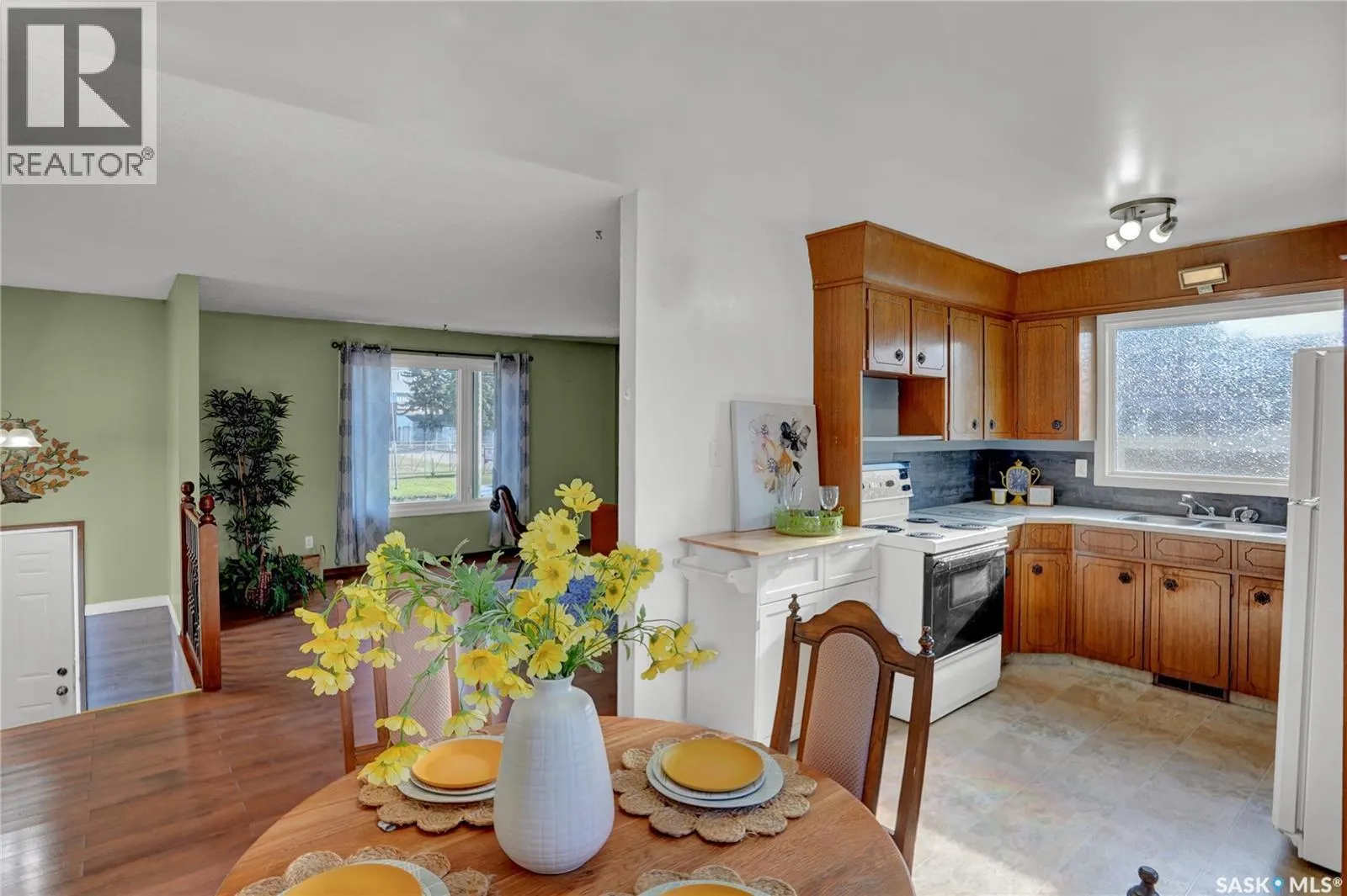 1507 Caribou STREET W
