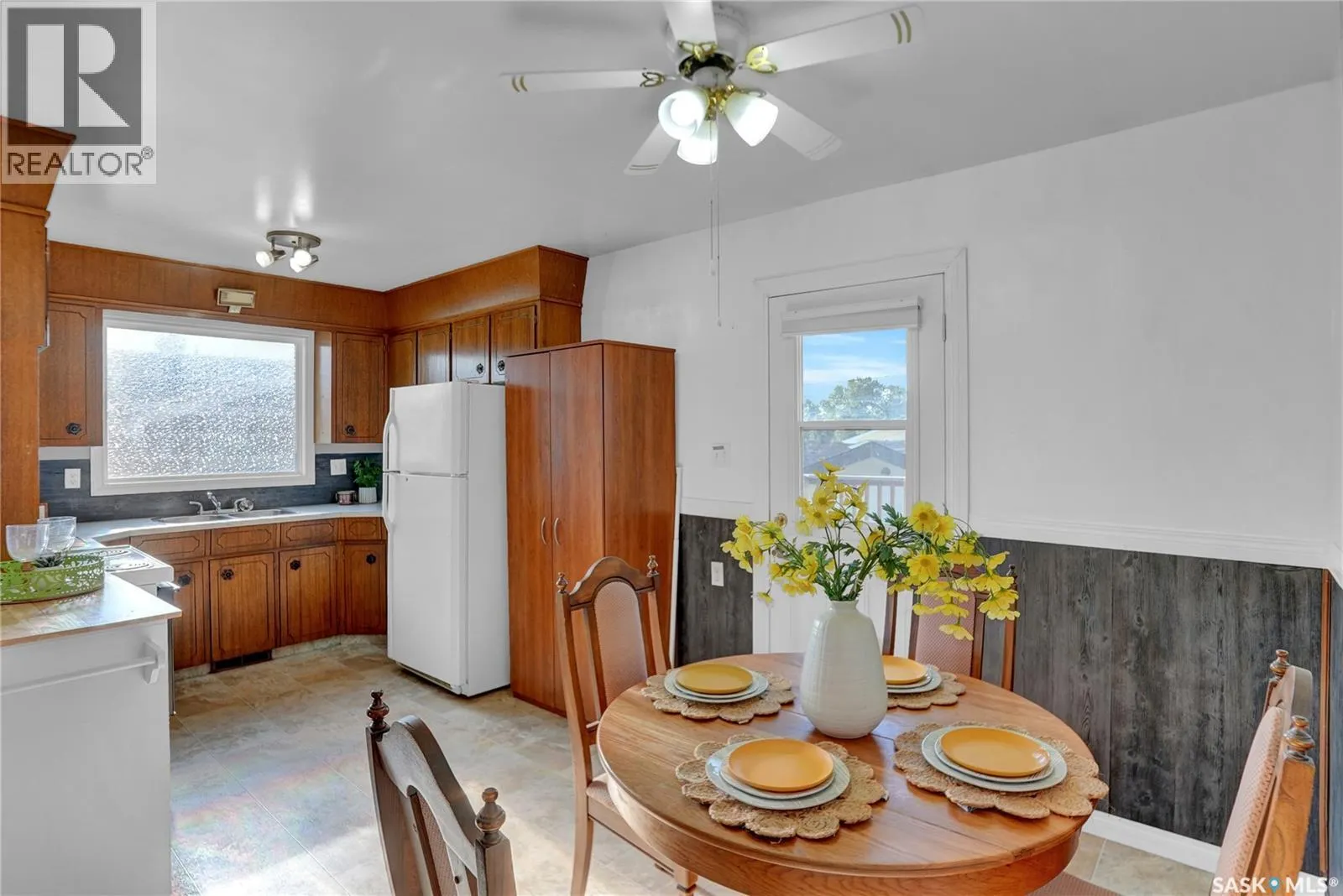 1507 Caribou STREET W