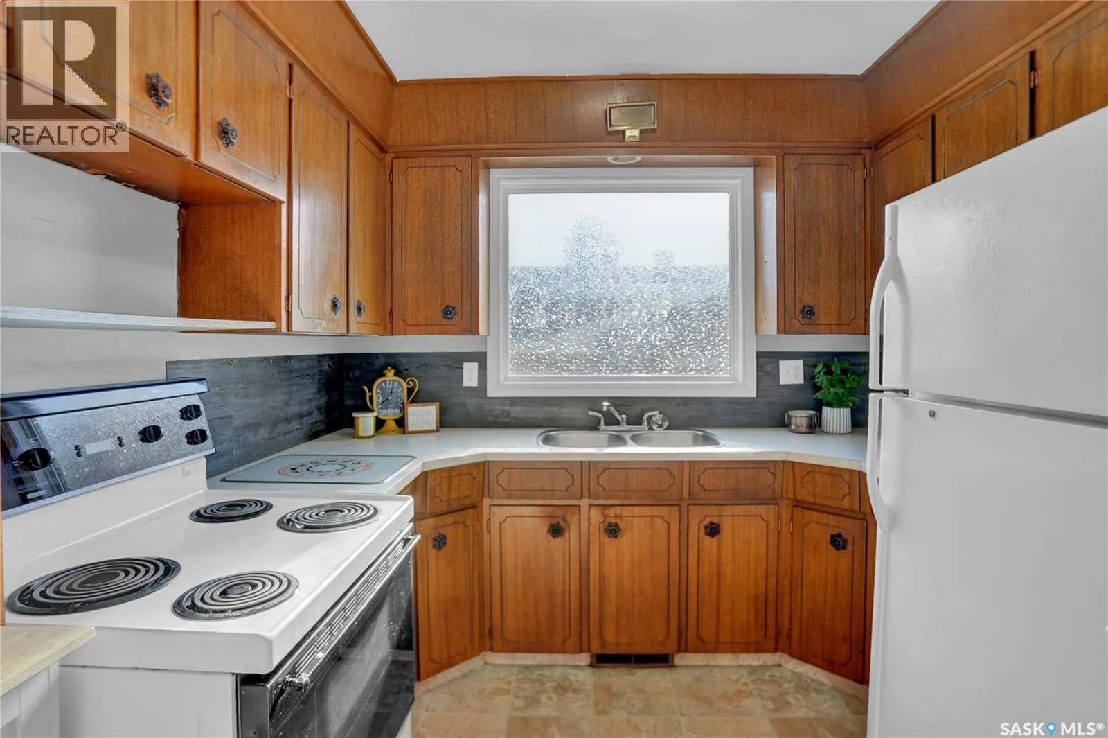 1507 Caribou STREET W