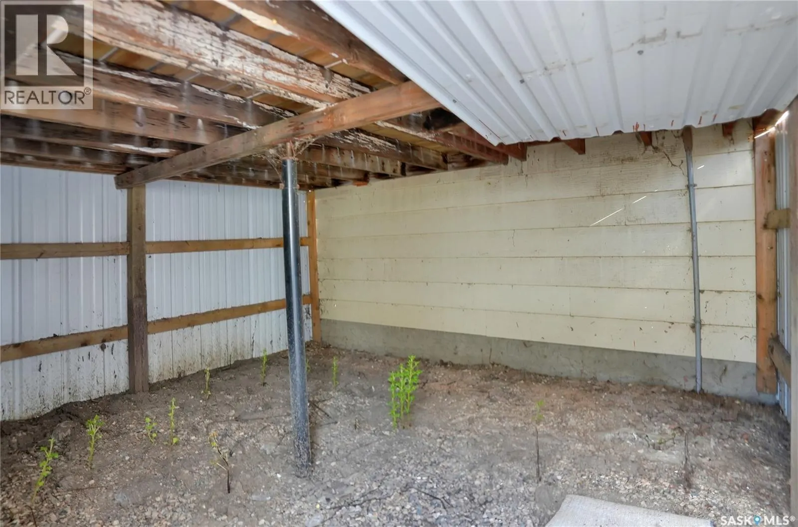 1507 Caribou STREET W