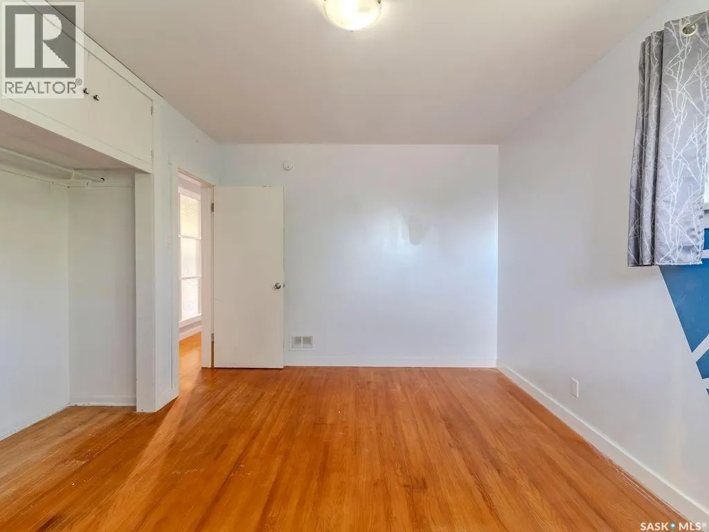 120 1st STREET N