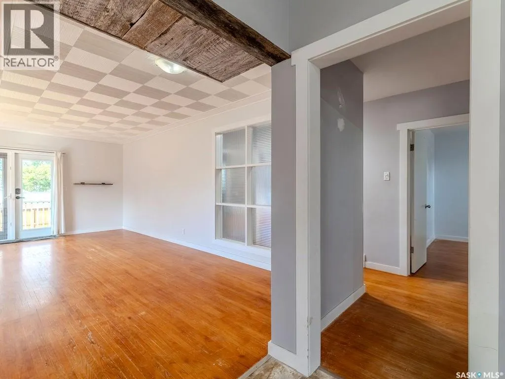 120 1st STREET N