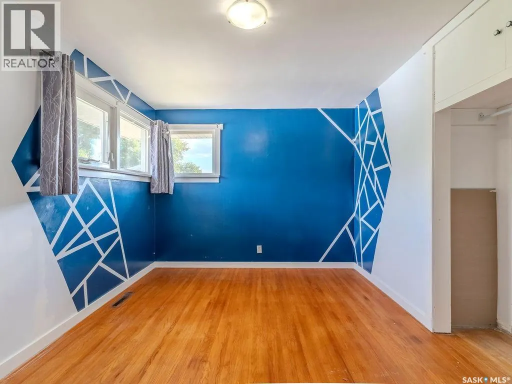 120 1st STREET N