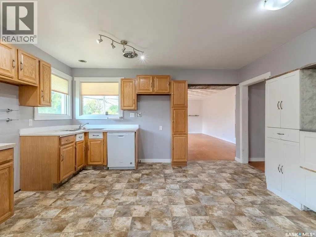120 1st STREET N