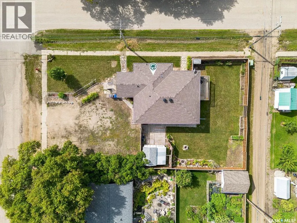 120 1st STREET N