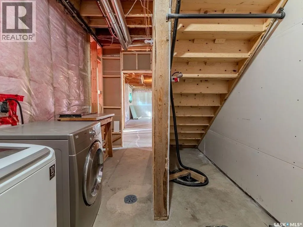120 1st STREET N