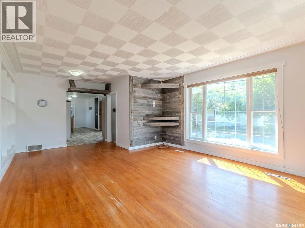 120 1st STREET N