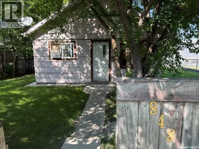 848 17th STREET W