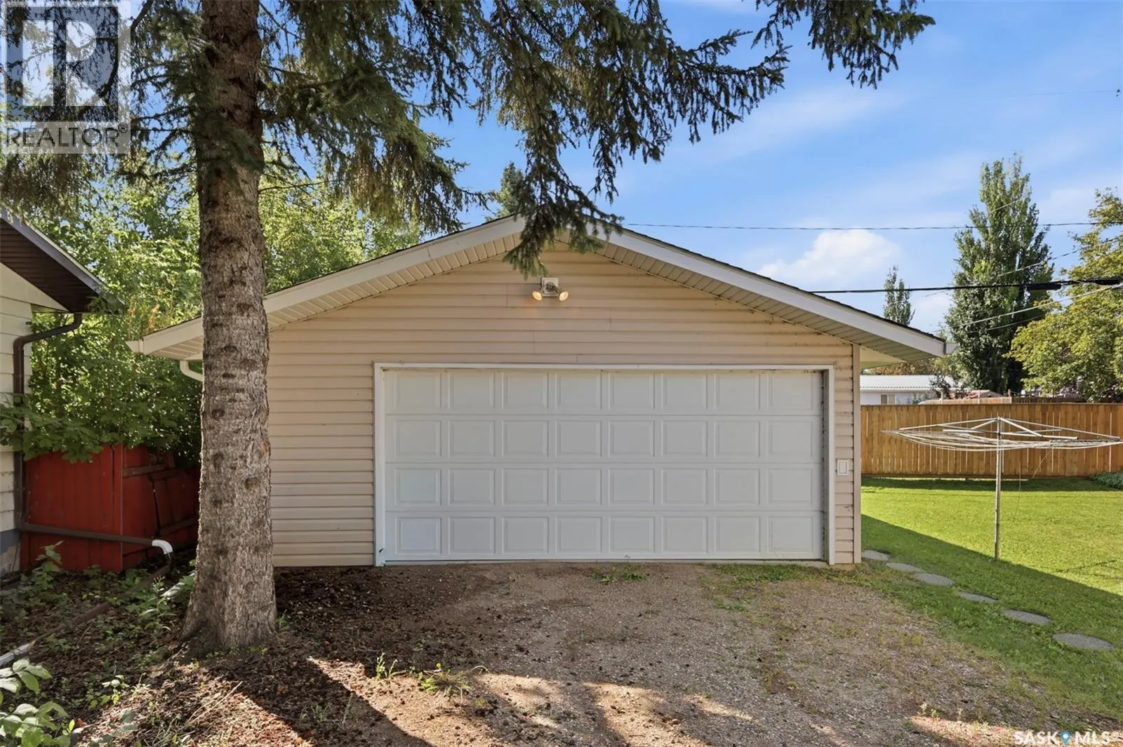 370 Taylor AVENUE
