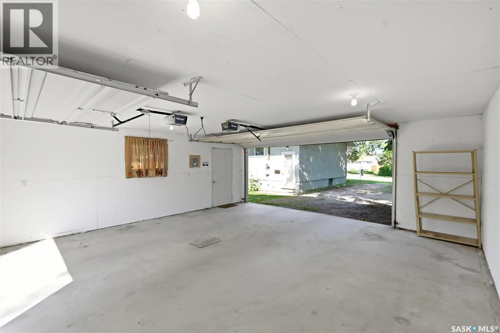 370 Taylor AVENUE