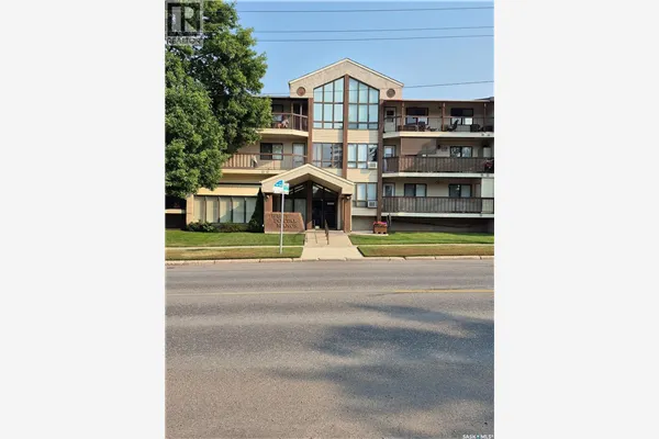 102 3220 33rd STREET W