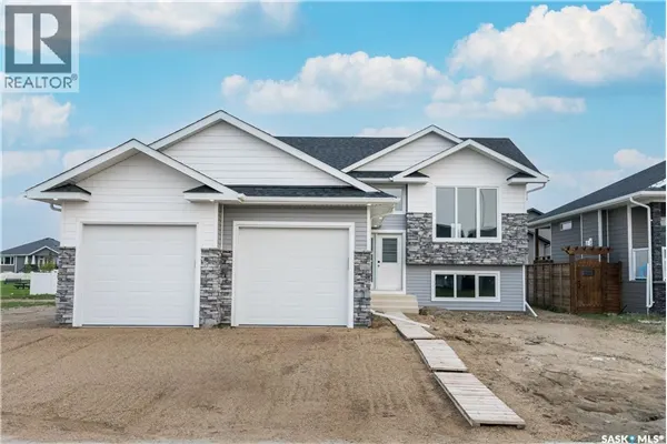 836 Woods CRESCENT