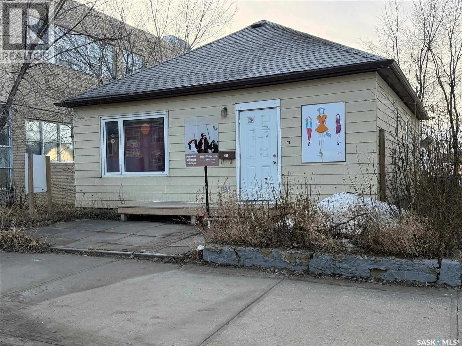 71 Ross STREET W