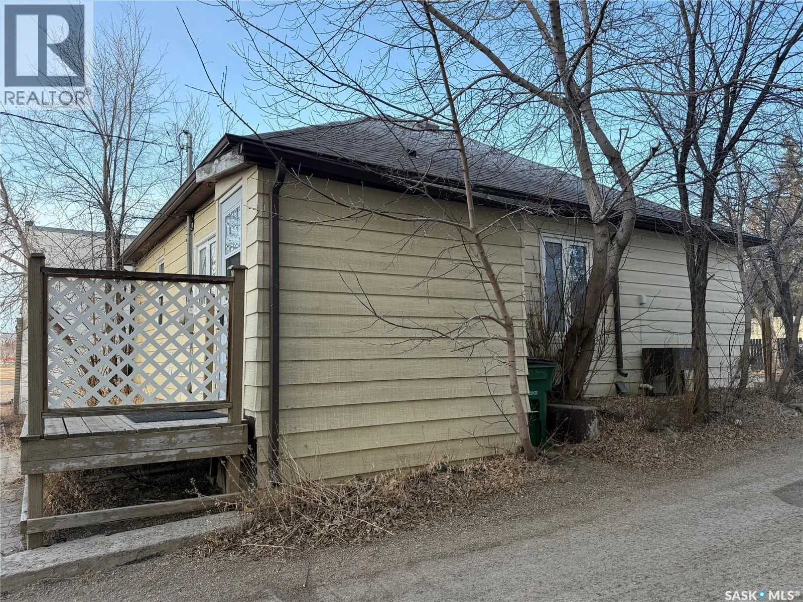 71 Ross STREET W